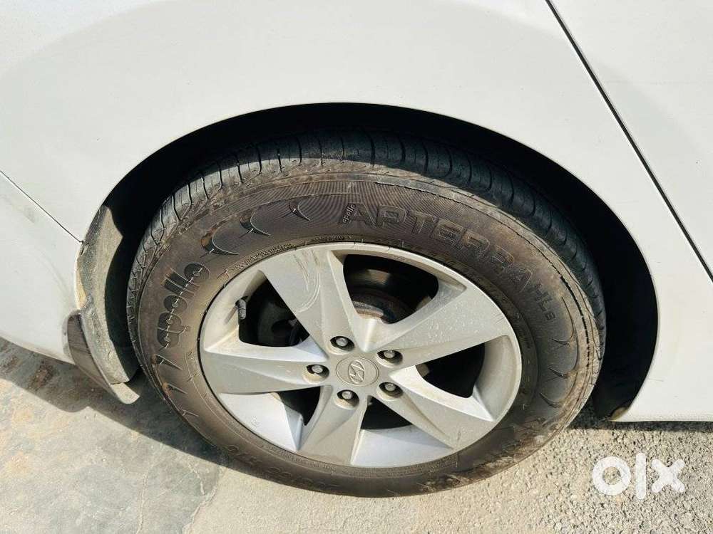 Hyundai Elantra 1.8 Sx Mt, 2014, Petrol