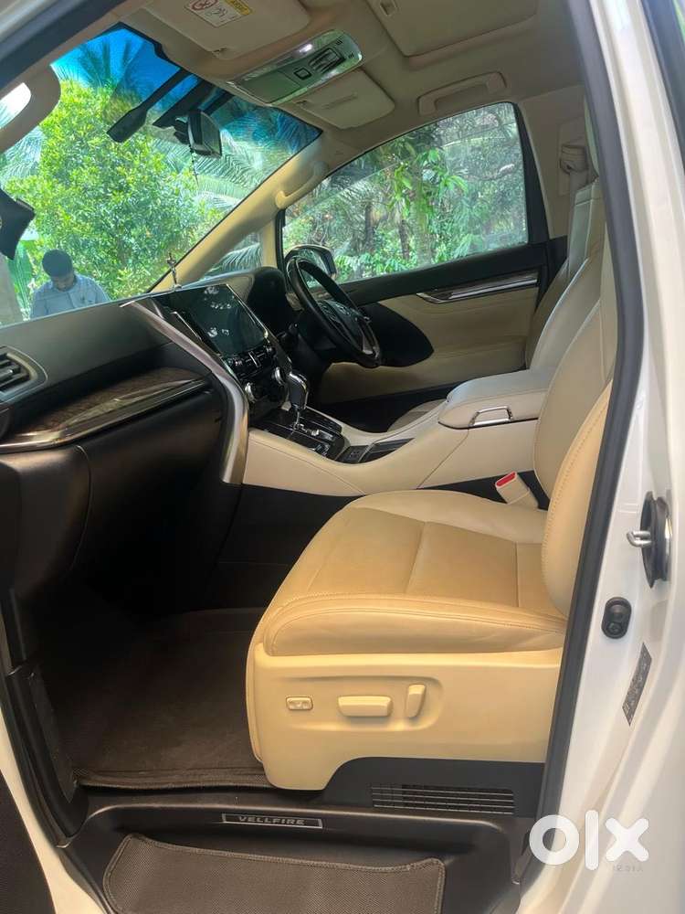 Toyota Vellfire 2.5 Hybrid, 2021, Petrol