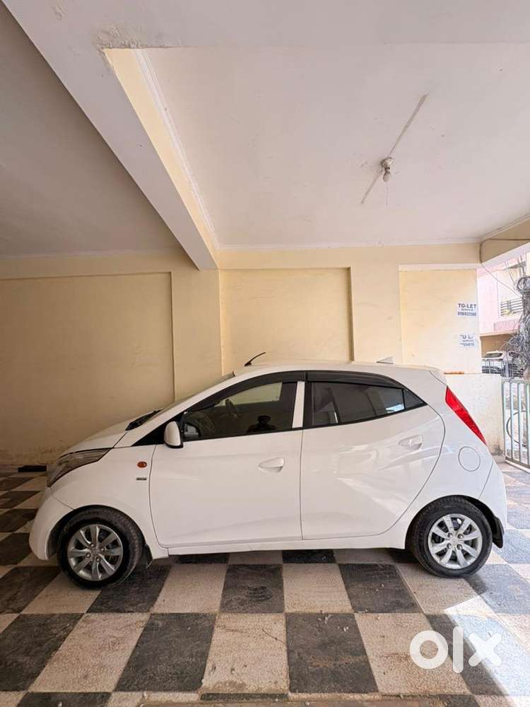Hyundai Eon 2012 Petrol Well Maintained