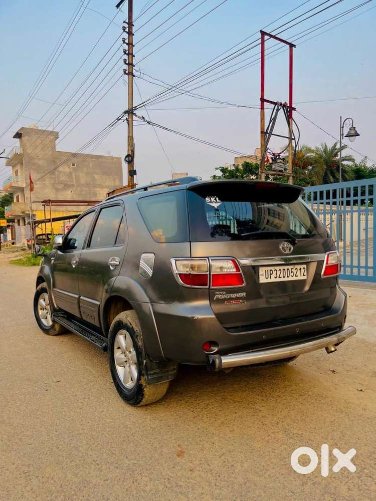 Toyota Fortuner 2010
