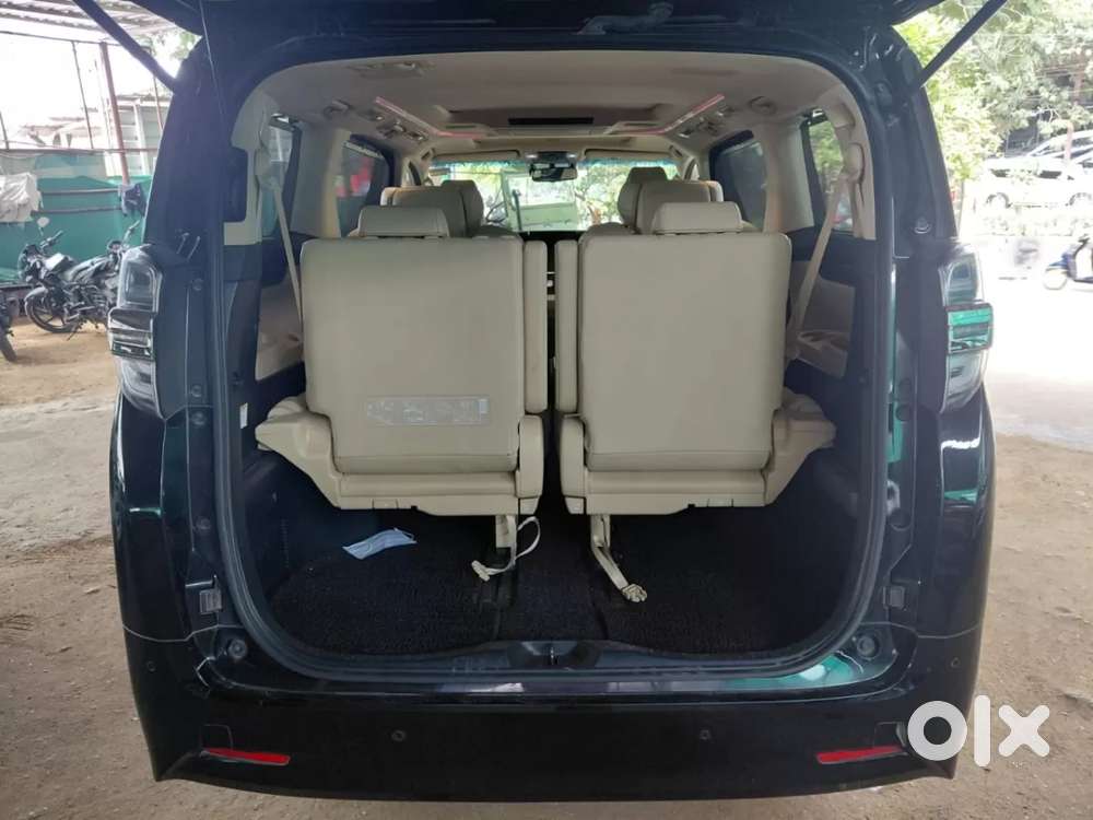 Toyota Vellfire 2.5 Hybrid, 2022, Petrol