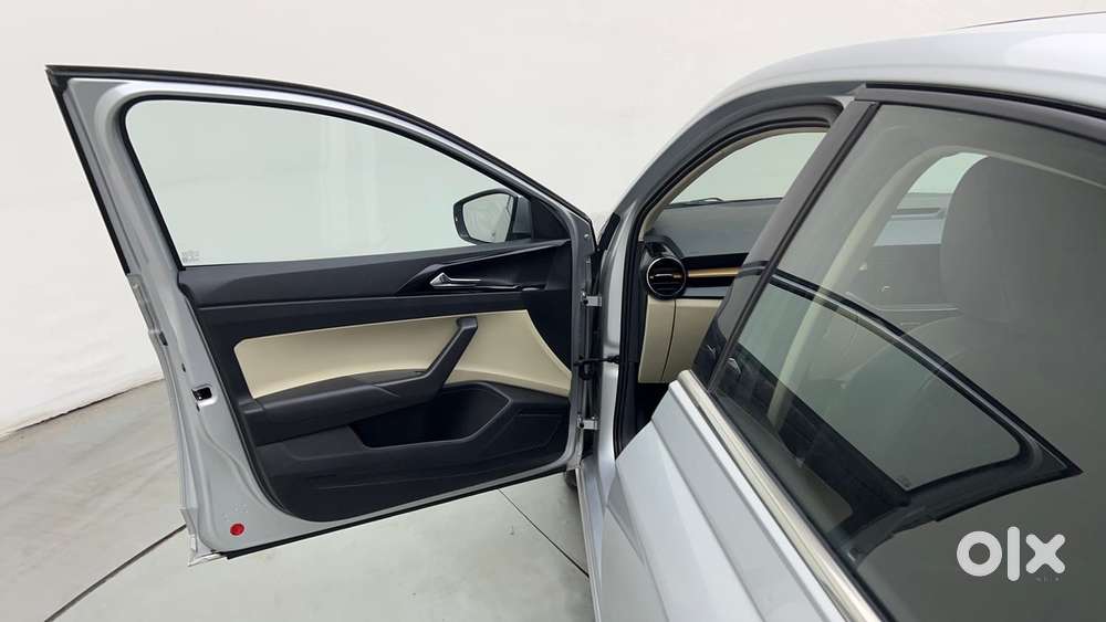 Skoda Slavia Style 1.0l Tsi Mt, 2023, Petrol