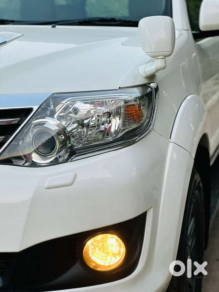 Toyota Fortuner Diesel 2014 Car Automatic / Well Mentioned/ New Tyre
