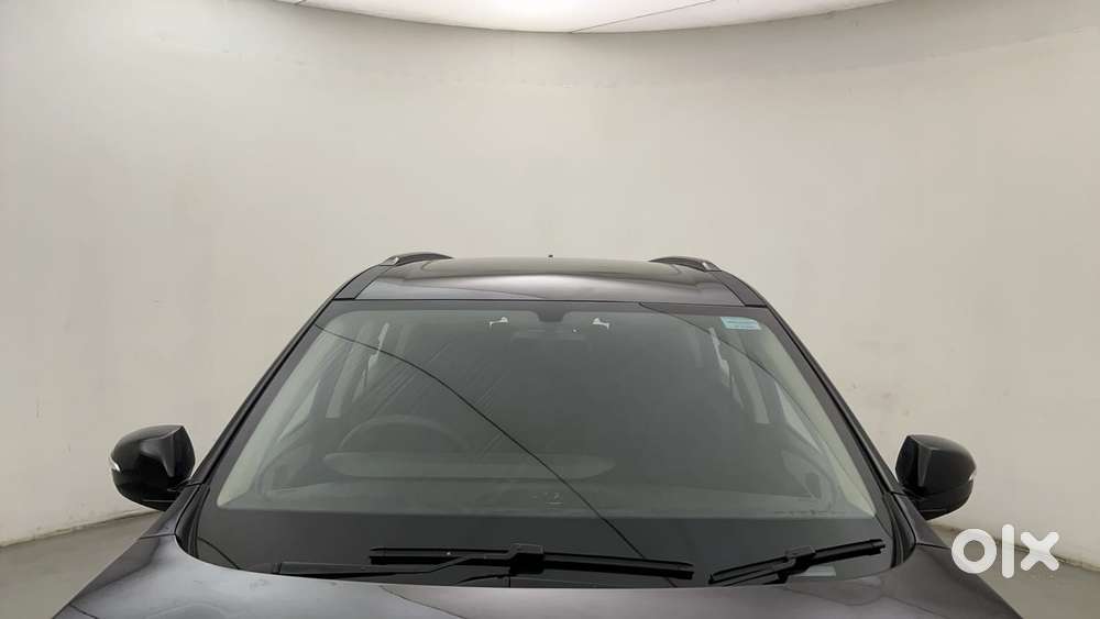 Mahindra Xuv700 2.0 Ax 5 Petrol Mt 7 Str, 2022, Petrol