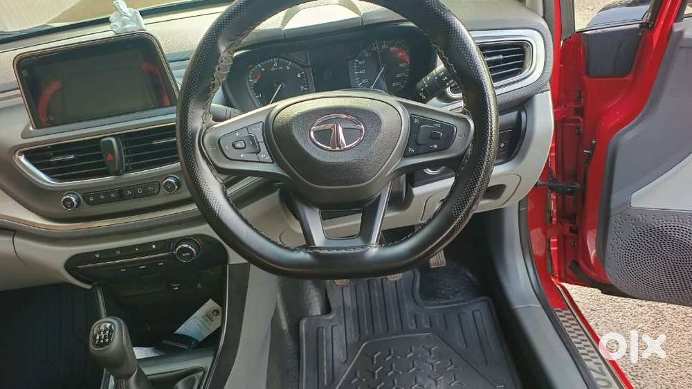2020 Tata Altroz Xt Petrol  Only 29,525 Km  Company Serviced  ₹6.90