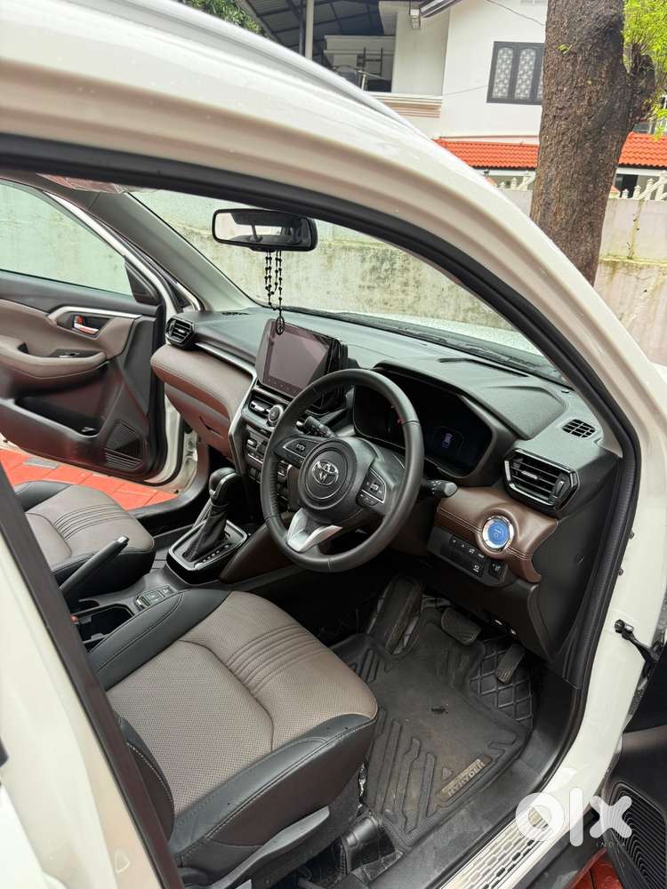 Toyota Urbancruiser Hyryder V Hybrid 2024