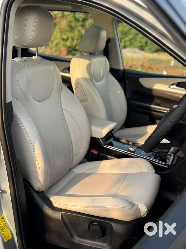 Mahindra Xuv700 Ax7l 6 Str At, 2022, Diesel