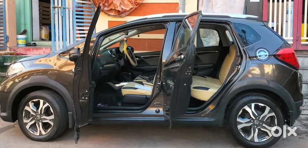 Wr-v Honda With Good Condition And With Showroom Tracking