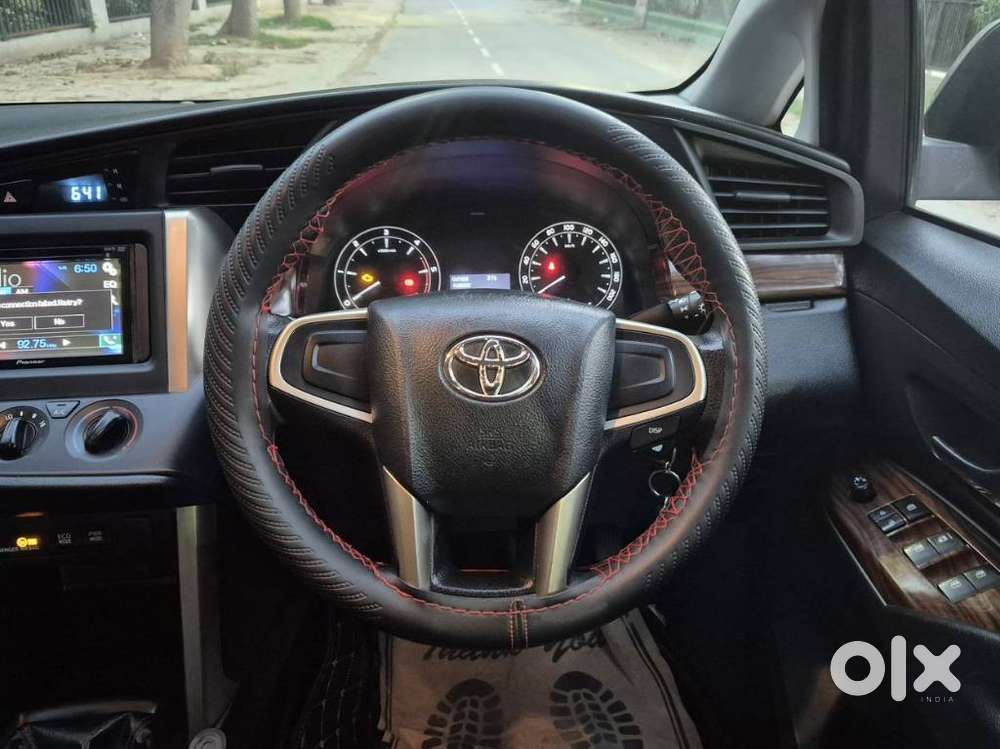 Toyota Innova Crysta 2.4 G Mt, 2017, Diesel