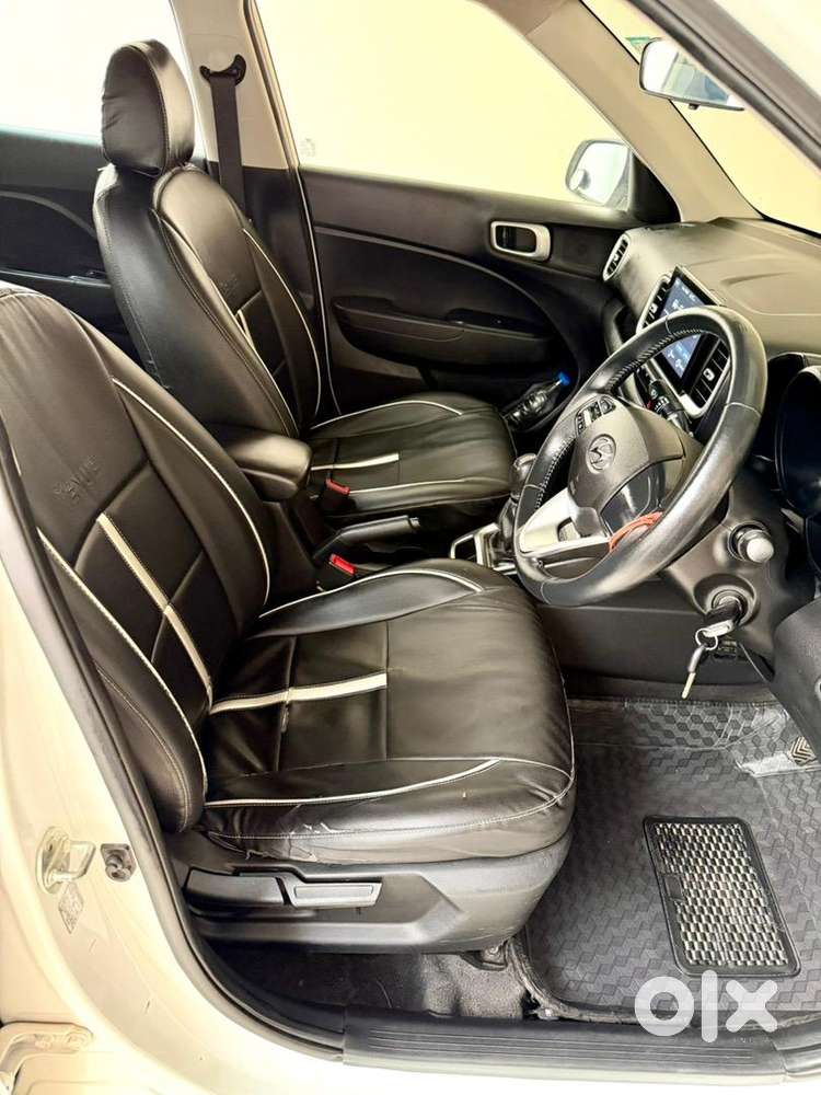 Hyundai Venue 2021 Petrol 67000 Km Driven