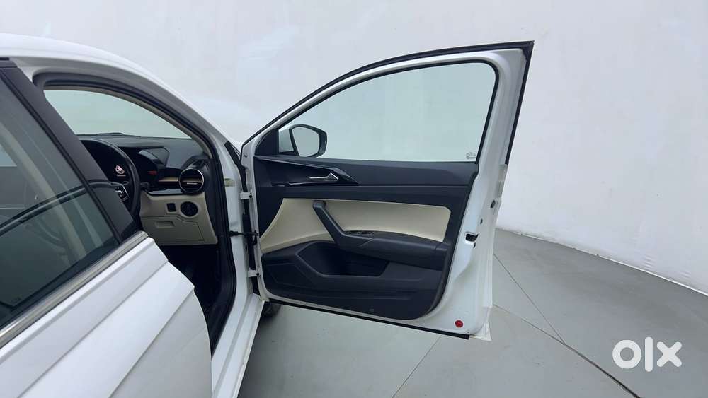 Skoda Slavia Style 1.0l Tsi At, 2022, Petrol