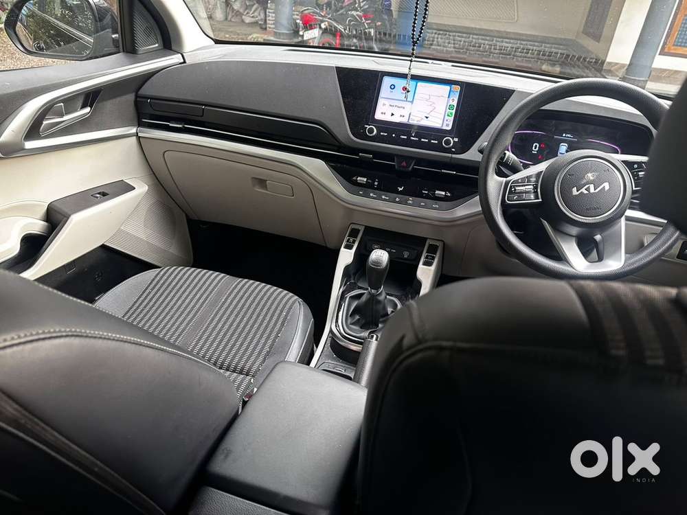 Kia Carens 2022 Petrol Well Maintained