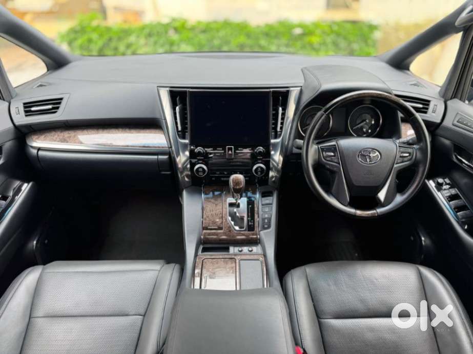 Toyota Vellfire Vip – Executive Lounge, 2022, Petrol