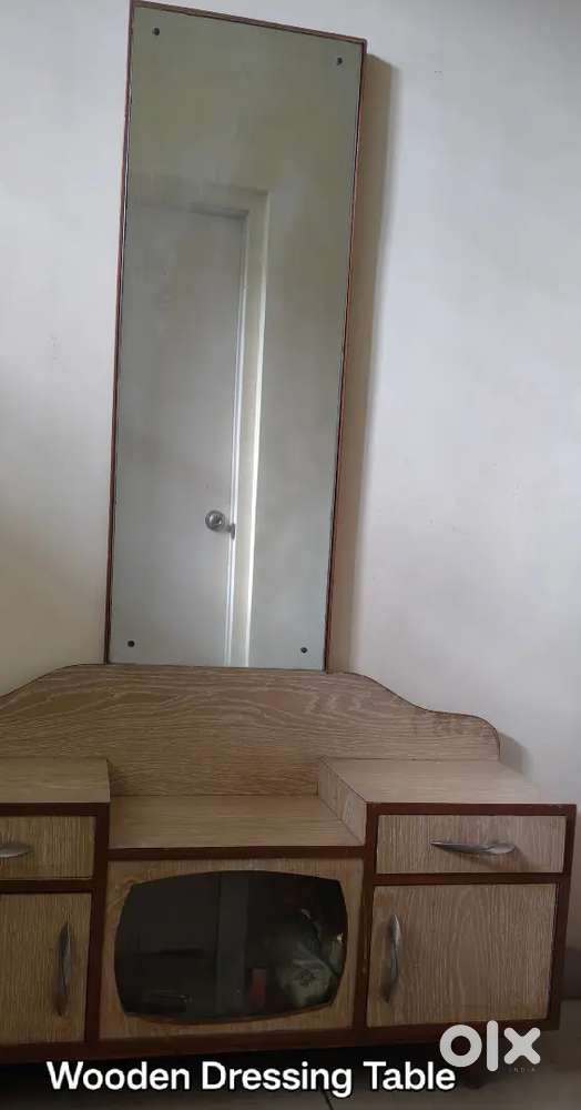 Dressing Table, Blanket And Double bedsheet