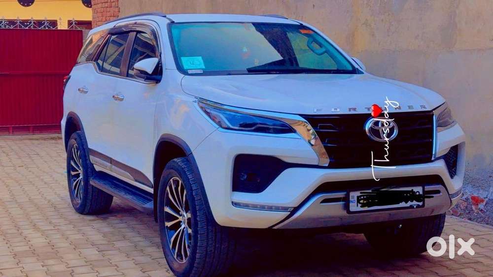 Toyota Fortuner 2023 Diesel Showroom Condition