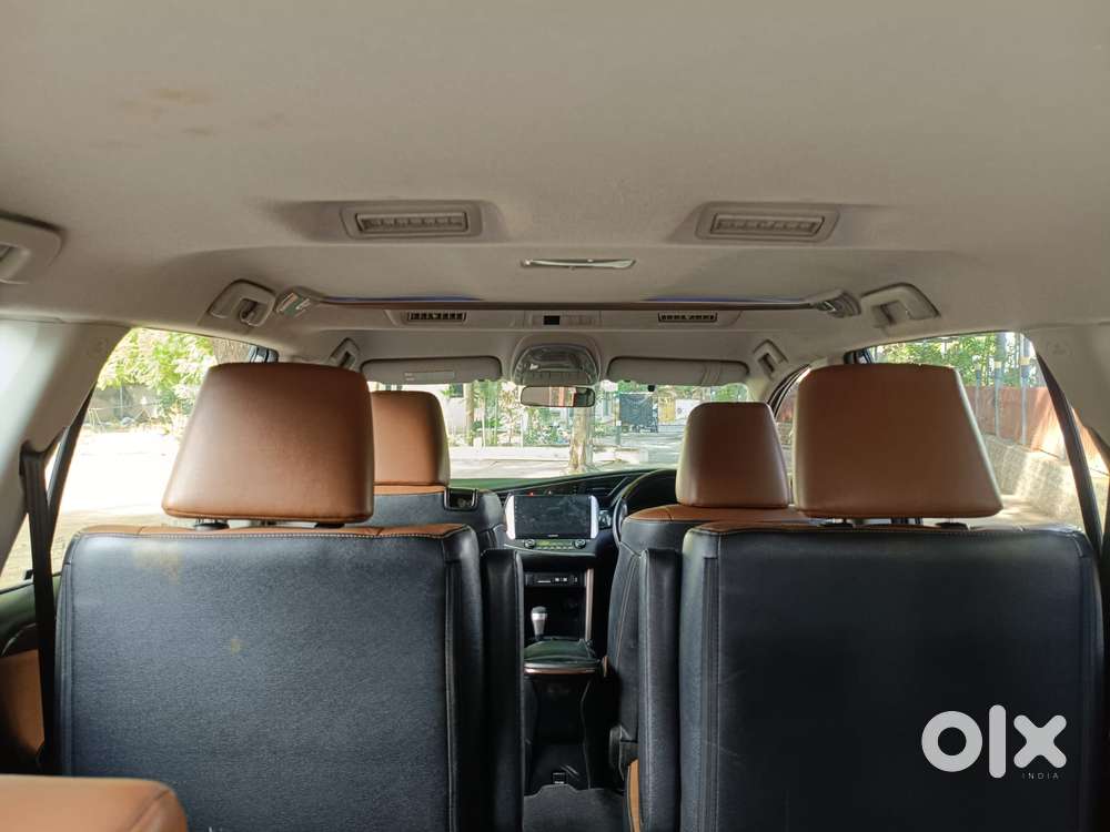 Toyota Innova Crysta 2.8z Automatic, 2016, Diesel