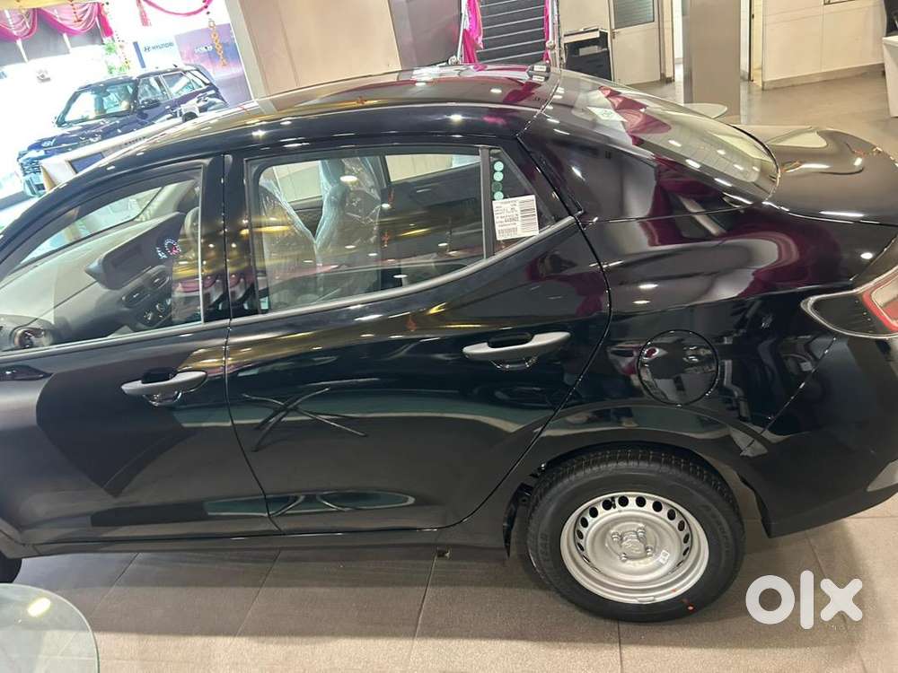 Taxi Taxi Taxi Ye New Car H Old Nahi Kmse Km Downpayment Pe Uplabdh