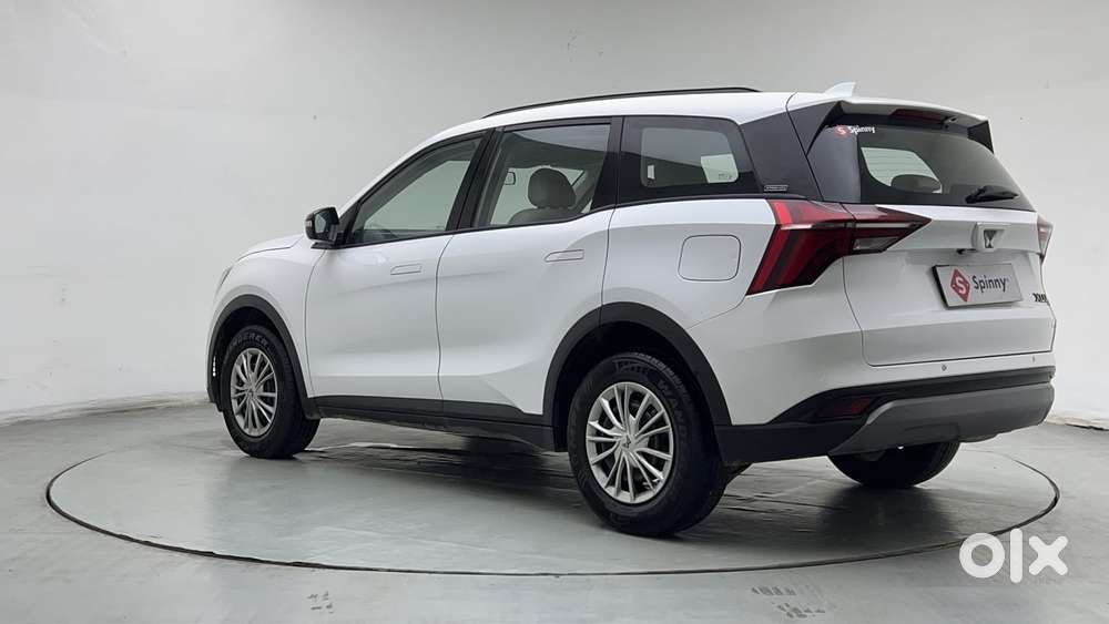 Mahindra Xuv700 2.0 Ax 5 Petrol Mt 7 Str, 2024, Petrol