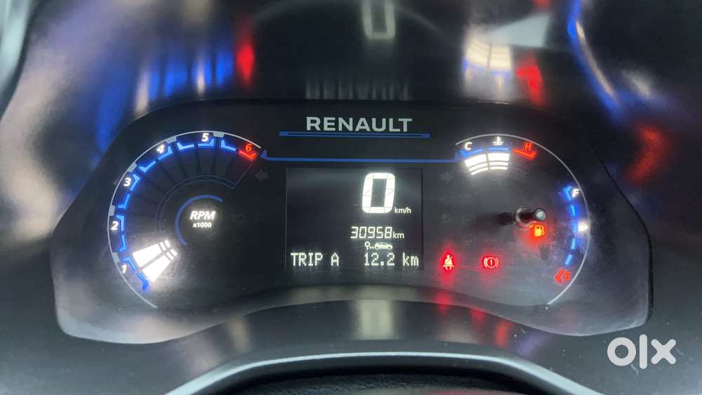 Renault Triber Rxz, 2023, Petrol