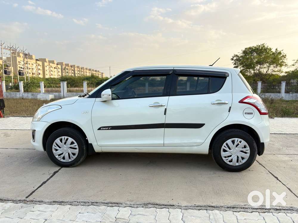 Maruti Suzuki Swift Vxi 1.2 Abs Bs-iv, 2015, Petrol