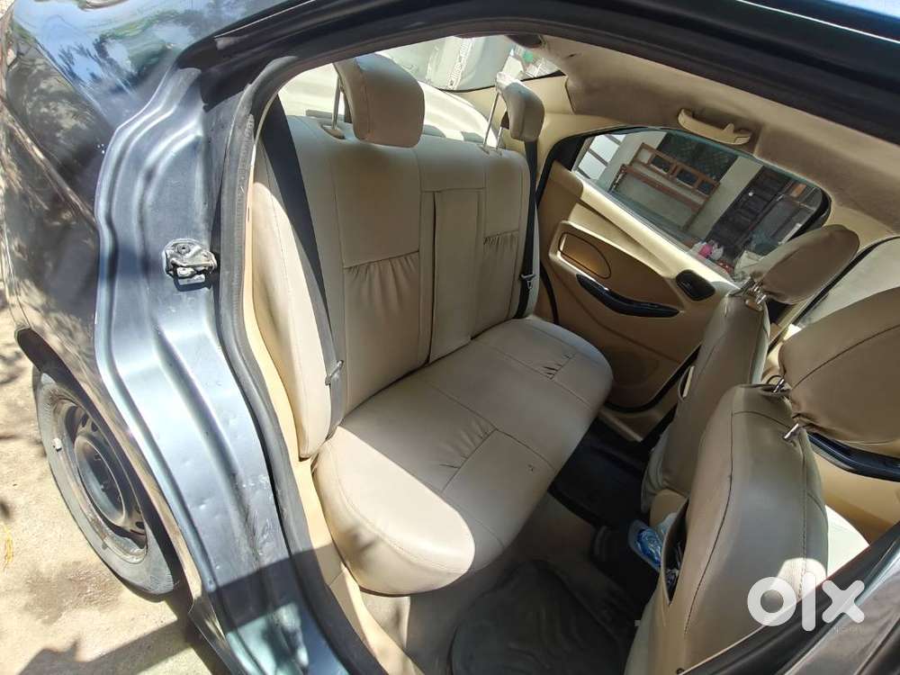 Car Is One Hand Drive