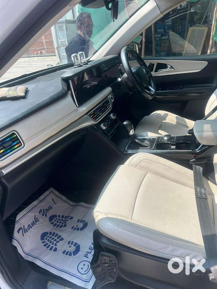 Mahindra Xuv700 2022 Diesel Well Maintained