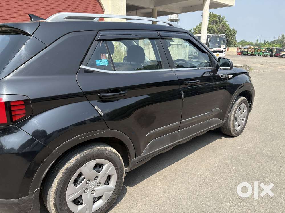 Hyundai Venue 1.2 S (o), 2022, Cng & Hybrids