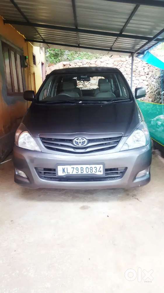 Toyota Innova 2011