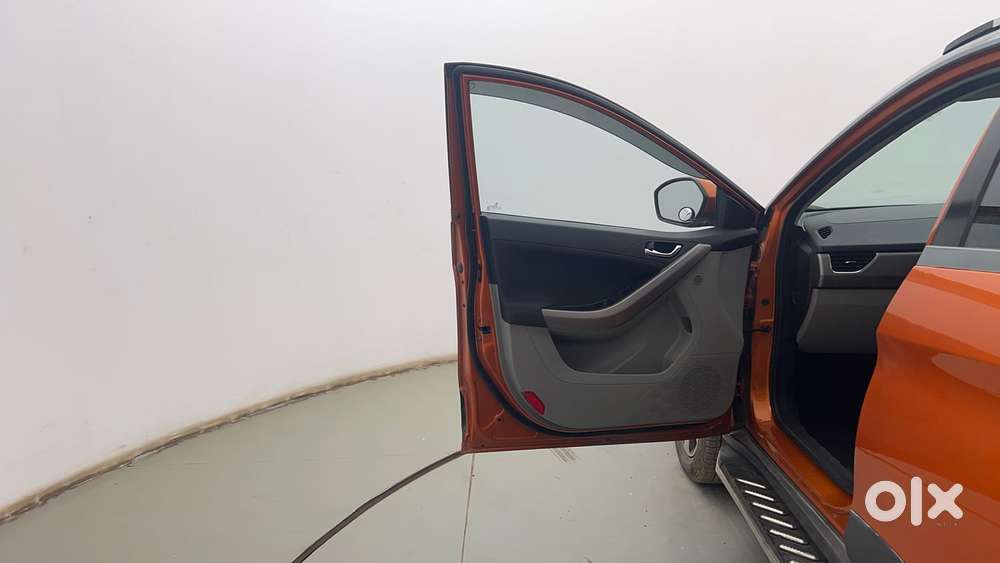 Tata Nexon 1.2 Revotron Xza Plus (o) Dual Tone, 2018, Petrol