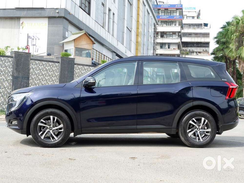 Mahindra Xuv700 2.0 Ax 5 Petrol Mt Str, 2022, Petrol