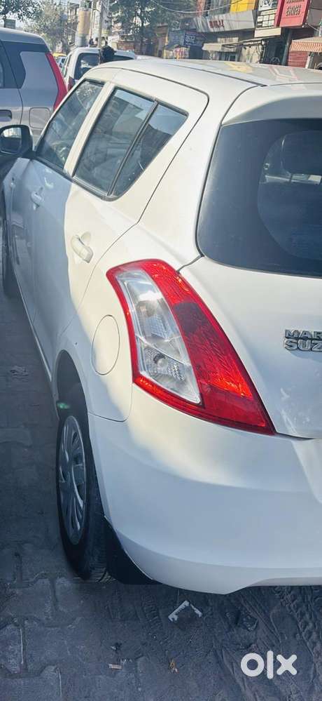 Maruti Suzuki Swift Lxi Optional-o, 2017, Petrol