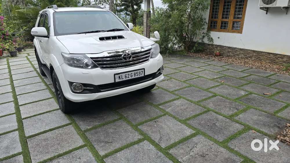 Toyota Fortuner 2014 Diesel 180000 Km Driven