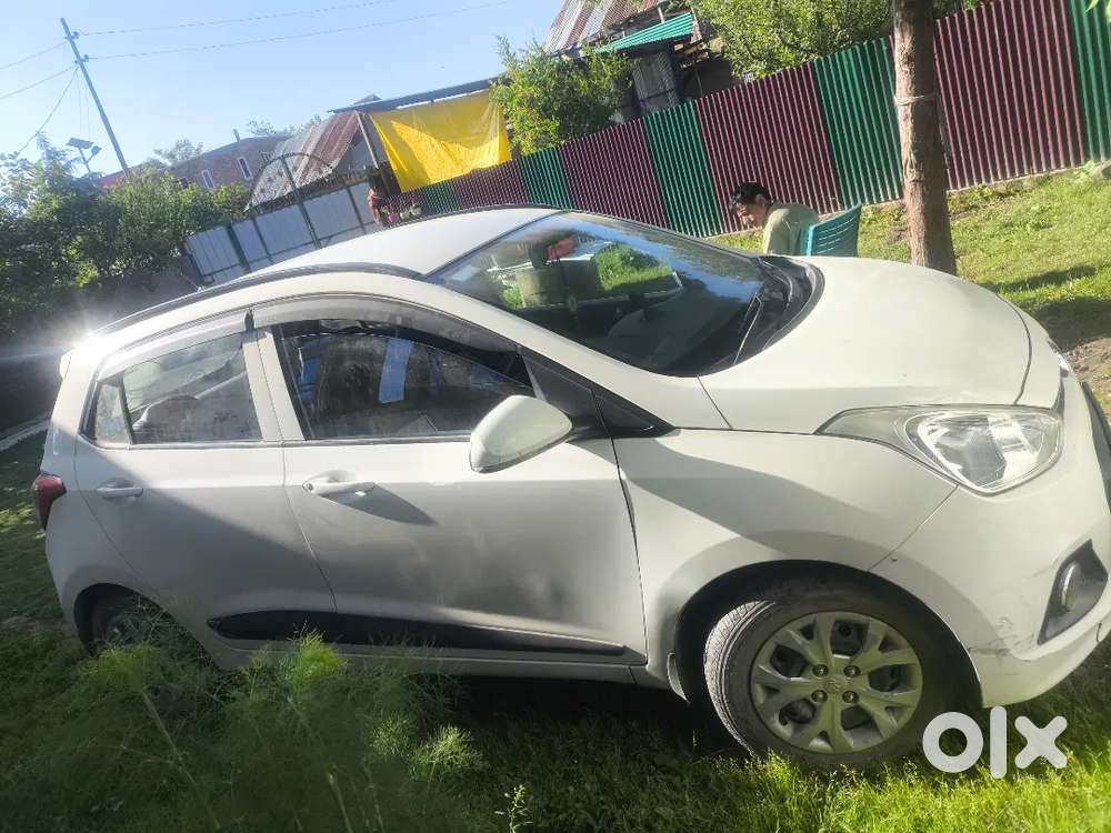 Hyundai I10 Sportz (2016 Model) Available In A Mint Condition