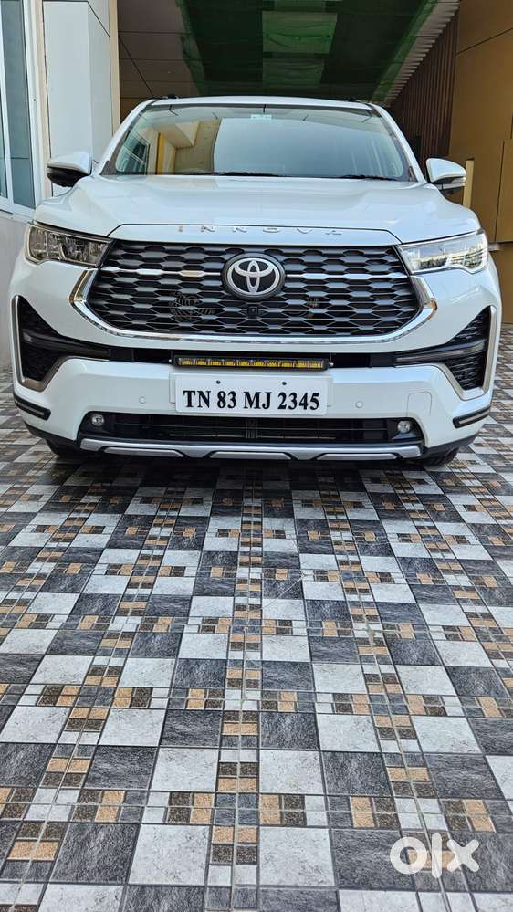Toyota Innova Hycross 2.0 Zx (o) Hybrid 7 Str, 2025, Petrol