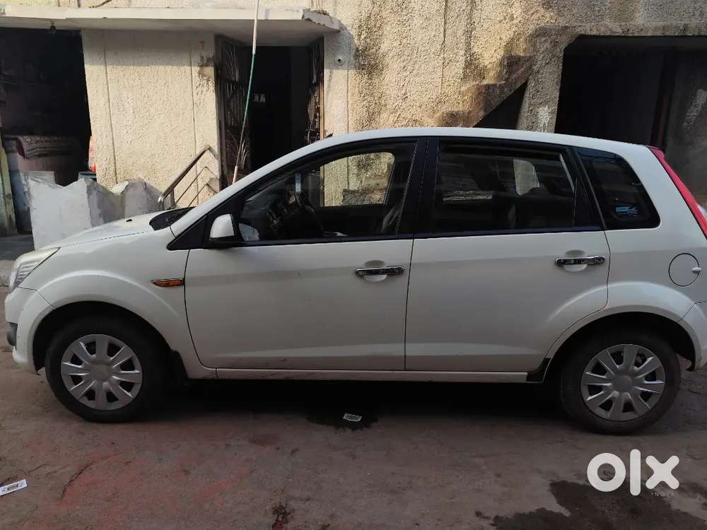 Ford Figo Petrol Zxi 2014