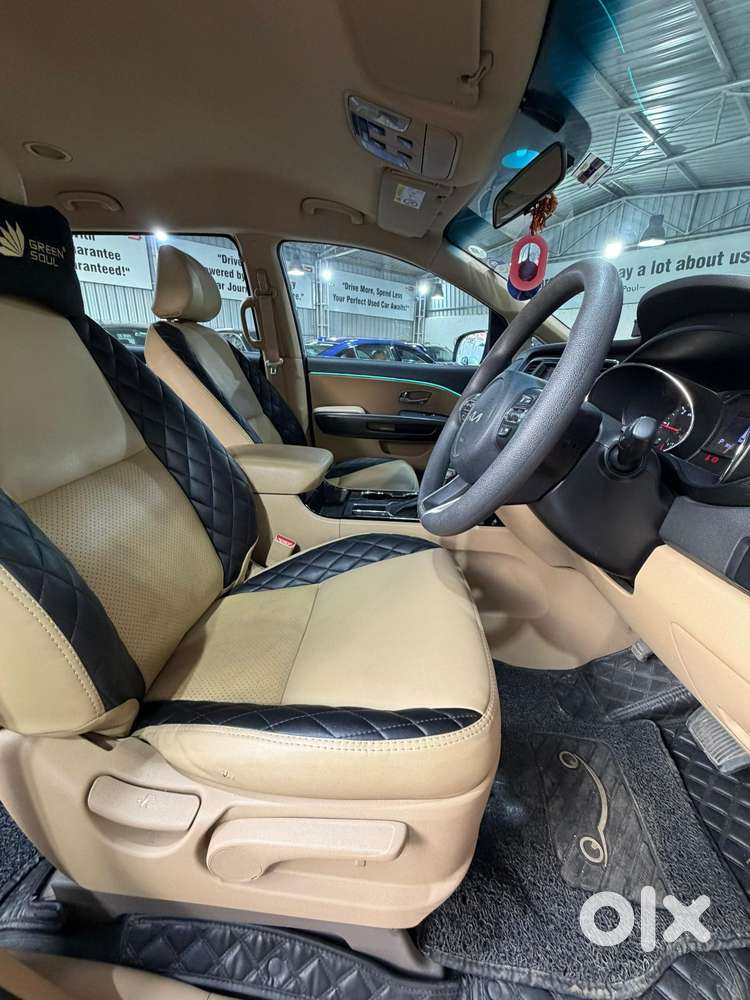 Kia Carnival Premium, 2022, Diesel