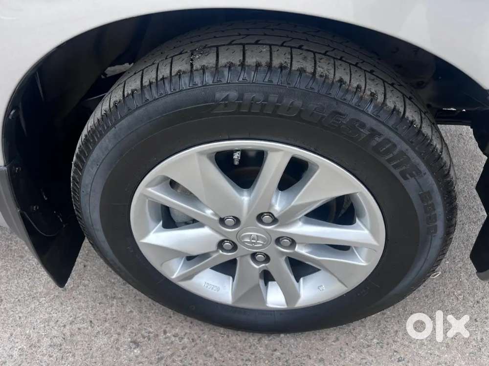Innova Crysta 2.4 V Mt 2020