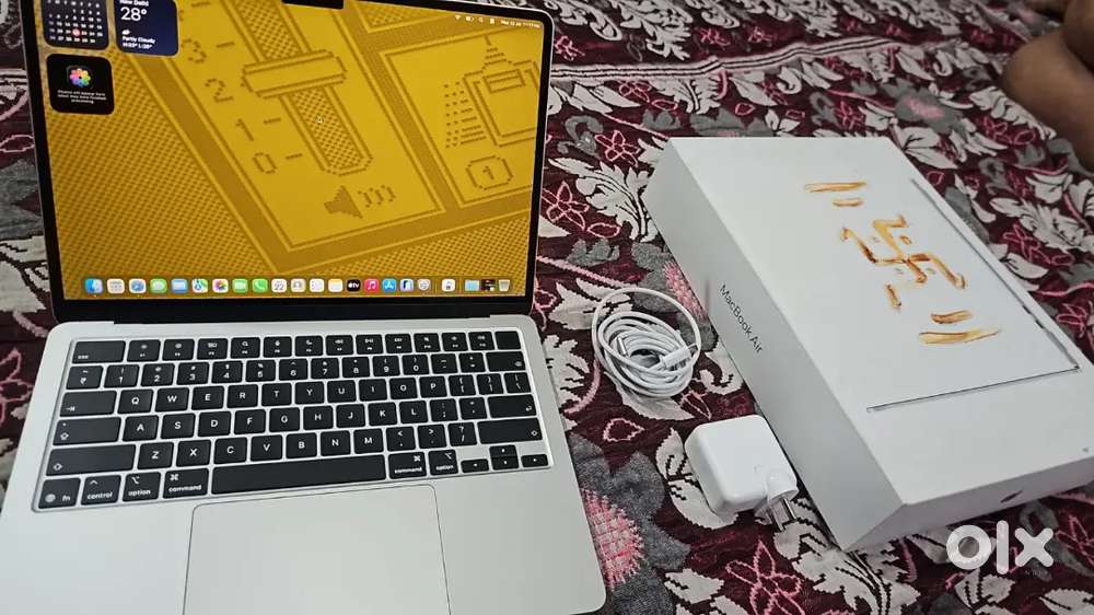 Macbook air m5  with apple care+