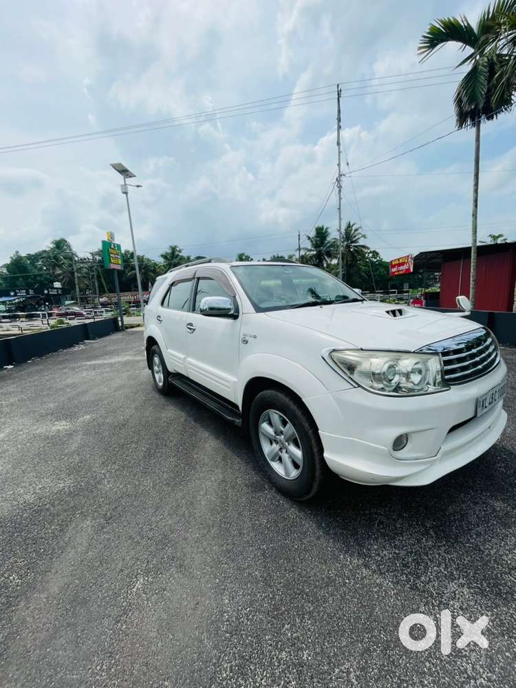 Toyota Fortuner 2011 Diesel 199999 Km Driven
