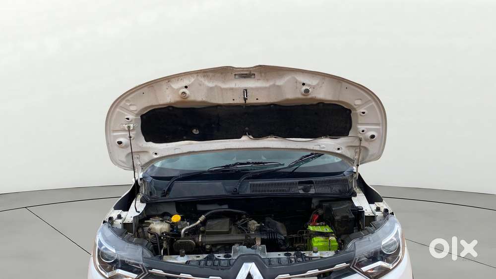 Renault Triber Rxz, 2021, Petrol