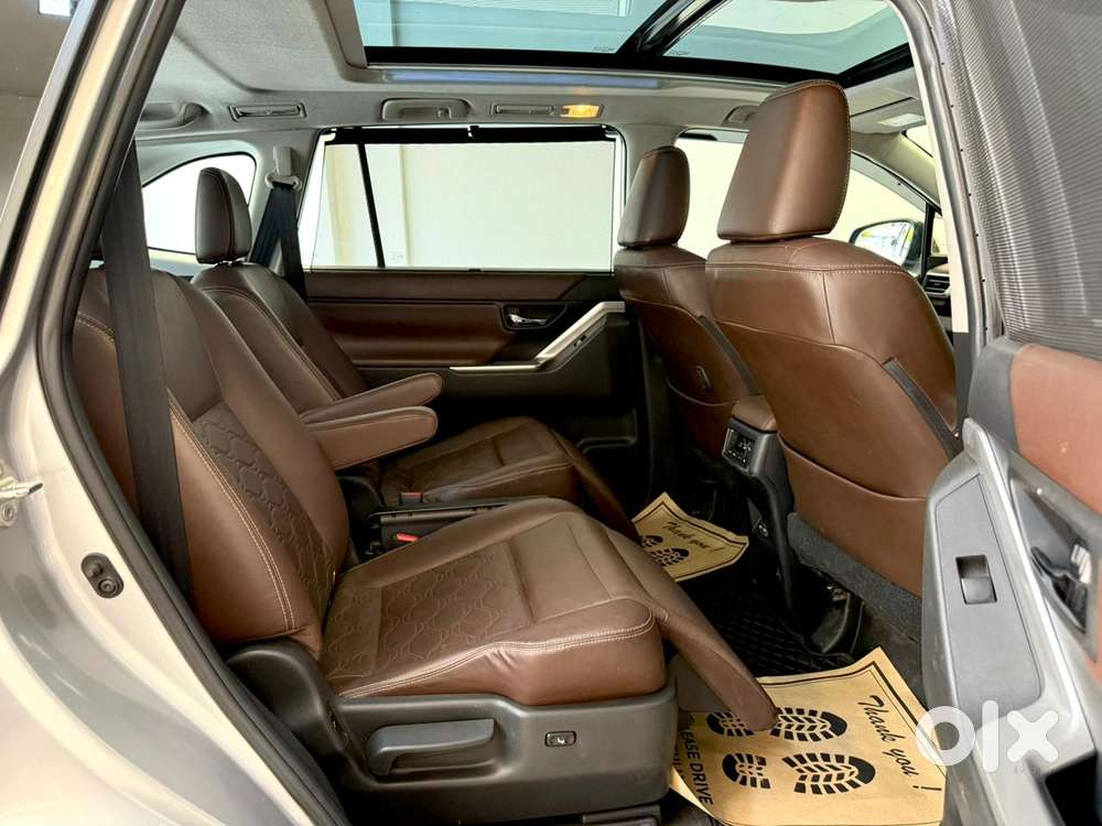 Toyota Innova Hycross 2.0 Zx Hybrid 7 Str, 2023, Petrol
