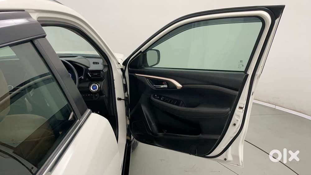 Maruti Suzuki Grand Vitara 1.5 Zeta Plus Intelligent Hybrid Ecvt, 20..