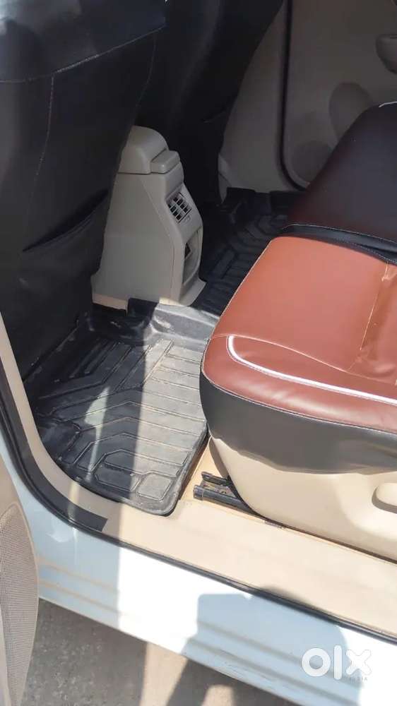 Maruti Suzuki Ertiga Vxi 2026