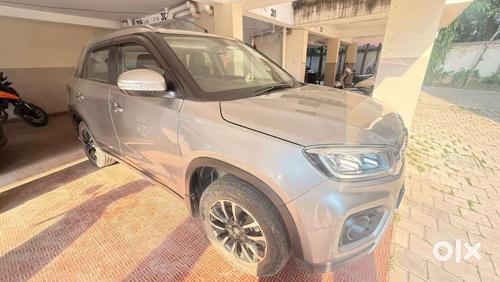 Brezza Zxi+ April’2022 Model. Silver Colour.