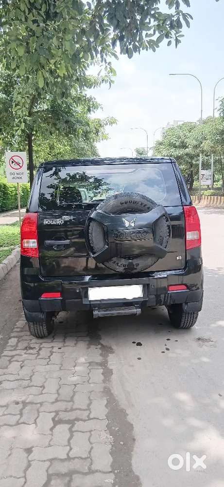 Mahindra Bolero Neo N8