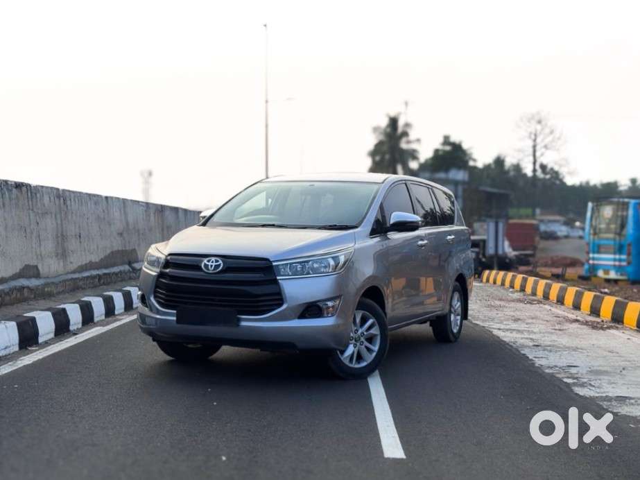 Toyota Innova Crysta 2.4 G Mt 7 Str, 2017