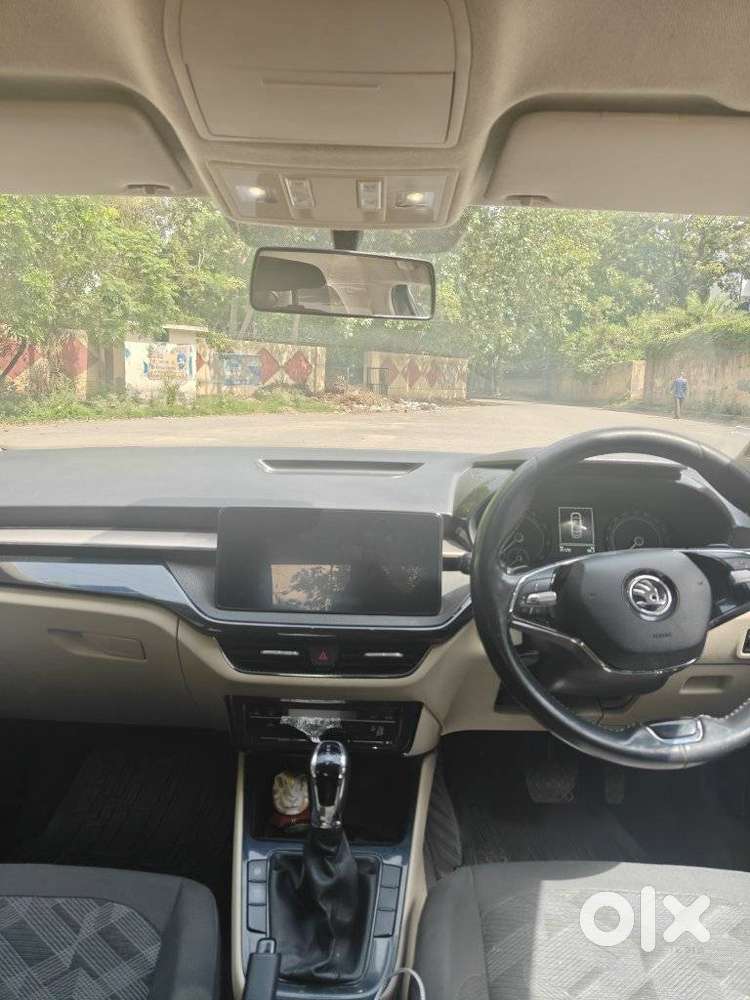 Skoda Slavia 1.0 Ambition Tsi At, 2022, Petrol