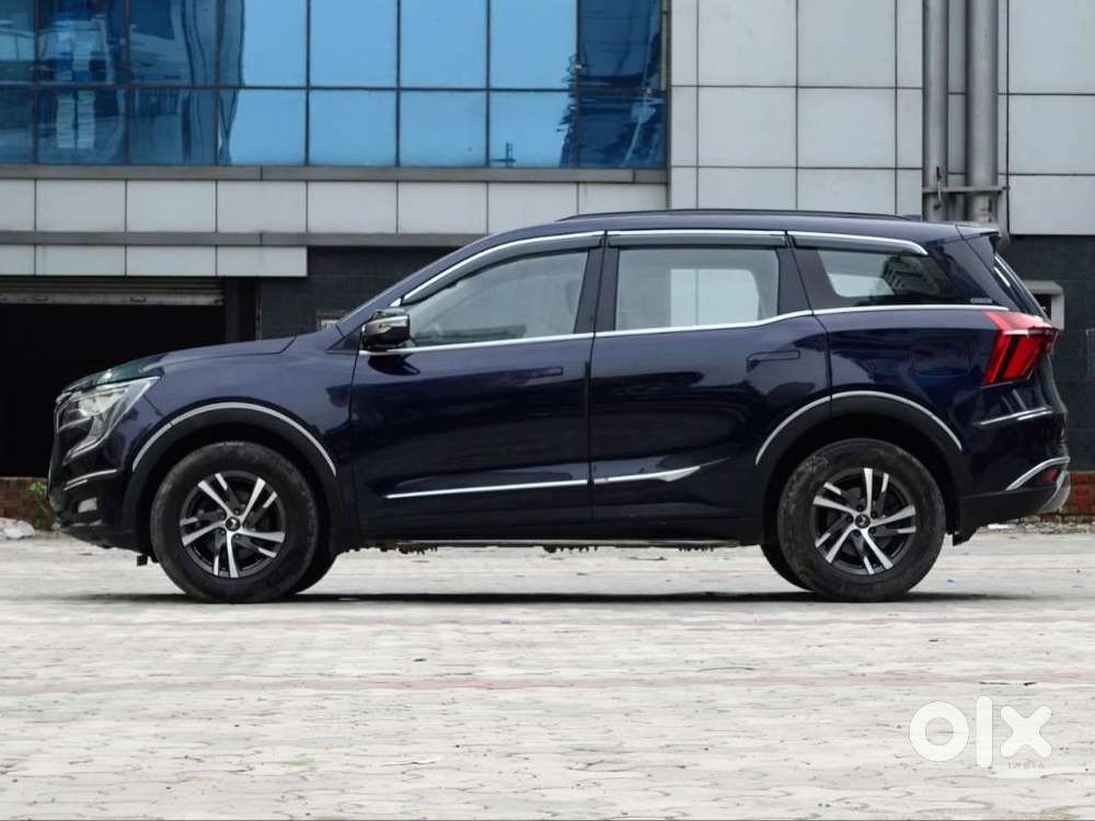 Mahindra Xuv700 Ax 5 Petrol Mt Str (e), 2022