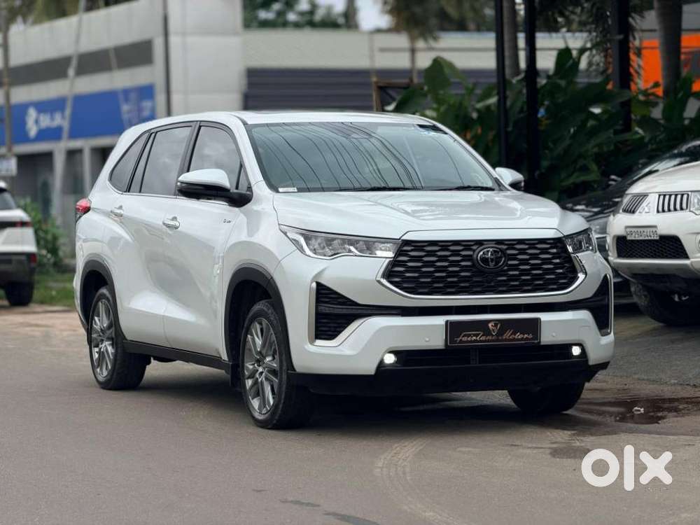 Toyota Innova Hycross 2.0 Zx (o) Hybrid 7 Str, 2025, Petrol