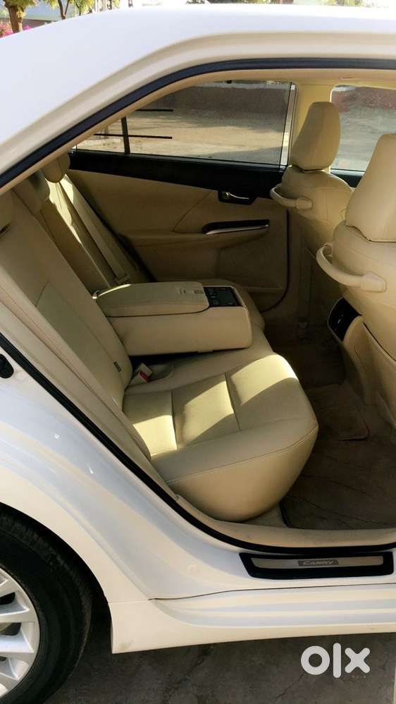 Toyota Camry 2016 Petrol Well Maintained
